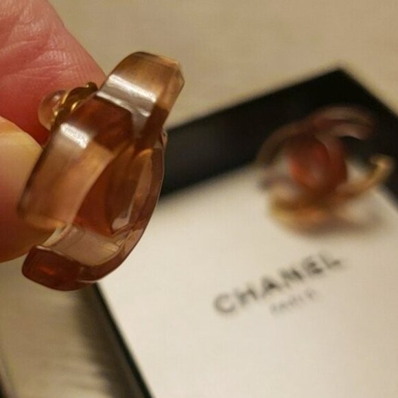 Chanel Vintage LARGE Interlocking CC Clip On Earrings - Picture 13 of 15